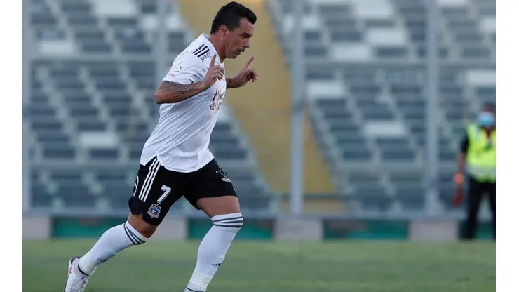 Esteban Paredes no jugará más en Colo Colo