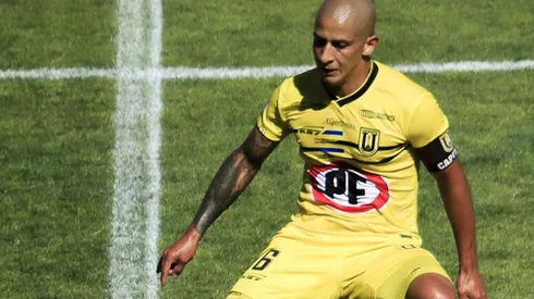 Esposa de Alejandro Camargo denuncia amenazas de muerte de hincha de Colo Colo.