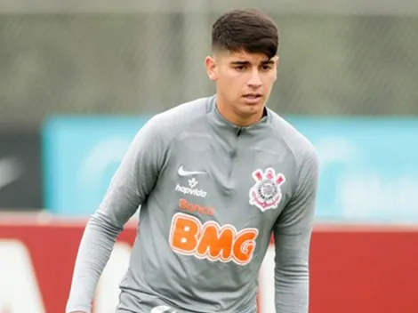 Araos elogiado por su DT: "Tiene una gran habilidad para romper líneas"