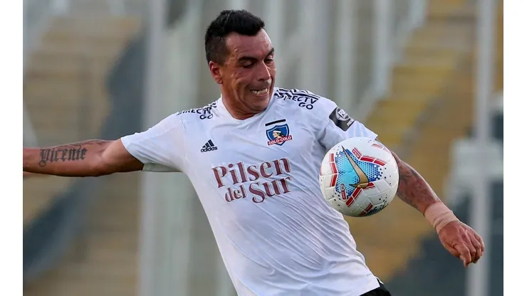 Esteban Paredes tiene definido que jugará hasta diciembre, pero no sabe si en Colo Colo.