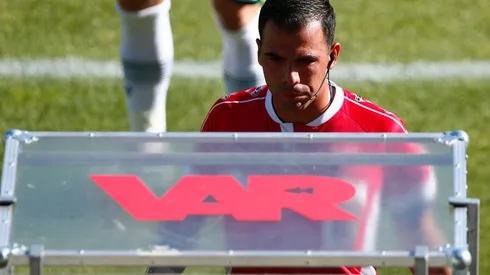 El VAR está listo para el partido entre Albos y Campanil.