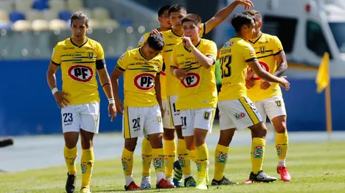 El Campanil llega como favorito para este choque.