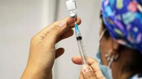 Este nuevo calendario de inoculación contempla a trabajadores de la educación preescolar y escolar.