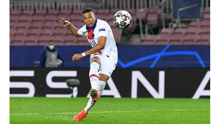 Kylian Mbappé fue la gran figura del PSG ante el Barcelona que pudo ficharlo en 2017