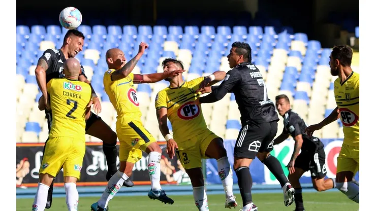 Colo Colo y Universidad de Concepción se miden en el duelo por la permanencia.