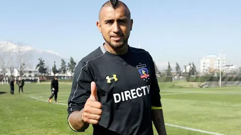 Arturo Vidal arenga a Colo Colo en la previa del partido por la promoción al descenso.
