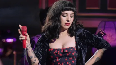 La artista lamentó la vandalización de su obra.