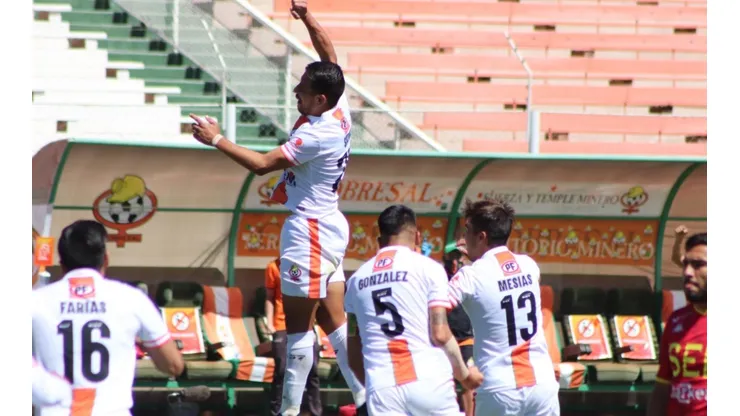Cobresal goleó a Unión Española y entró en la Copa Sudamericana