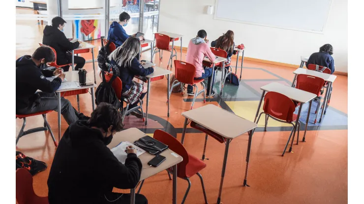El Gobierno anunció que la vacunación para profesores será desde este lunes 15 de febrero
