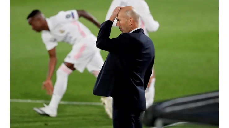 Zinedine Zidane asegura estar feliz en el Real Madrid, pero no se cierra a ir a la Selección de Francia