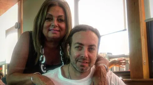 La Tía Sonia junto a su hijo Nicolás Massu.