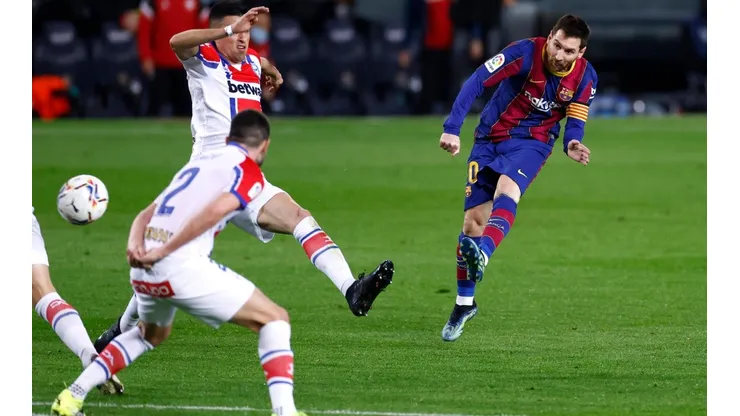 Lionel Messi fue el director de orquesta del Barcelona en su goleada ante el Alavés