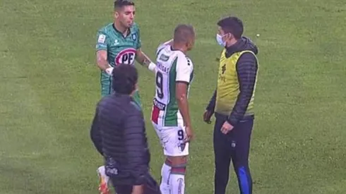 Leandro Benegas encara duramente a un pasapelotas de Huachipato al que le recriminó su actuar