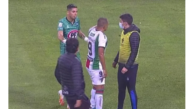 Leandro Benegas encara duramente a un pasapelotas de Huachipato al que le recriminó su actuar