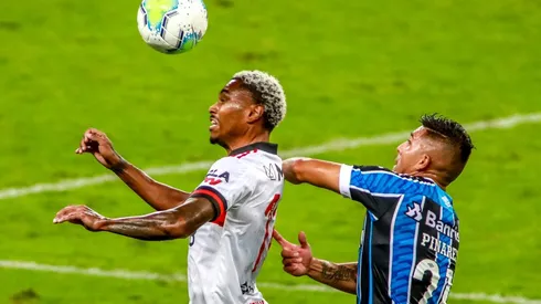 César Pinares se ha ido adaptando de poco en Gremio.