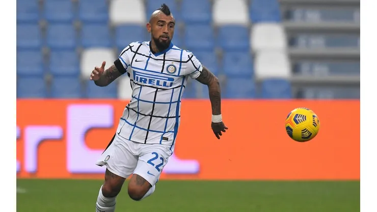 Arturo Vidal mostró su molestia por el penal no pitado a Colo Colo.