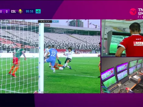 ¡Polémica! Colo Colo reclama penal y el árbitro lo desestima