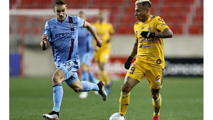 Eduardo Vargas ante el New York City