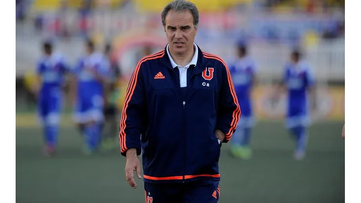 Martín Lasarte en la banca de Universidad de Chile