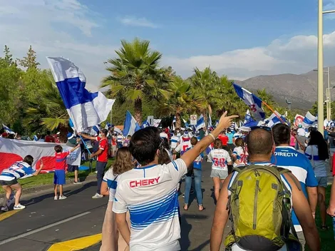 Miles de hinchas llegan a San Carlos a darle fuerza a la UC