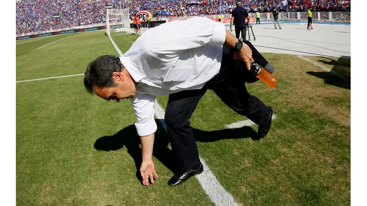 Martín Lasarte dirigió en Chile a la UC y la U de Chile. Fue campeón con el Romántico Viajero y rozó la gloria con los Cruzados en más de una ocasión.