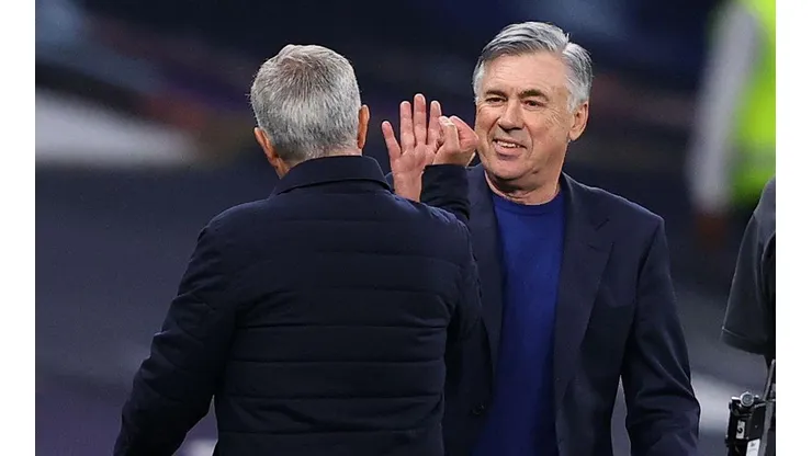 José Mourinho se saluda cariñosamente con Carlo Ancelotti