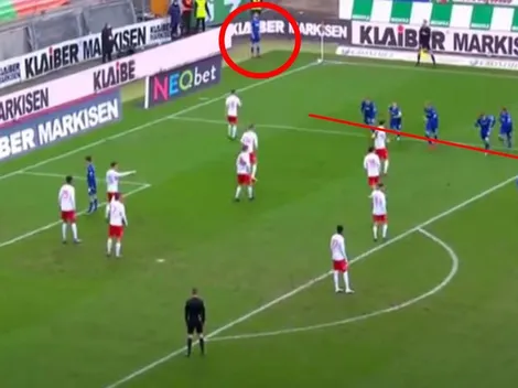 El Karlsruhe sorprende con sensacional estrategia en un córner