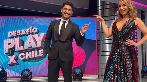 Karen Doggenweiler junto a Gino Costa en la presentación del festival Desafío Play x Chile, que transmitirá TVN.