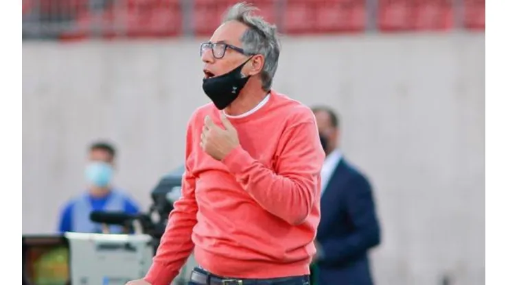 Ariel Holan en la banca de Universidad Católica