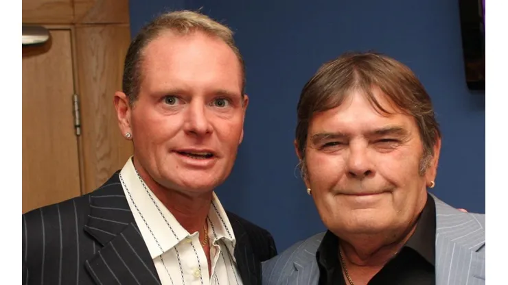 Paul Gascoigne junto a su padre