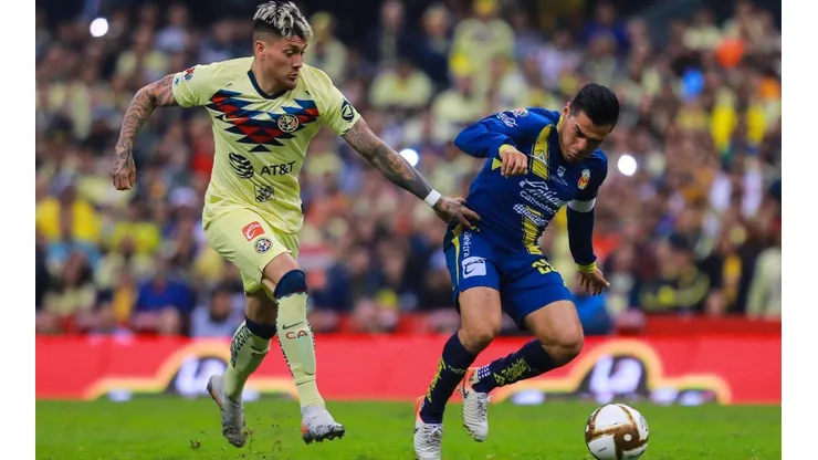 Nicolás Castillo tiene más de un año sin poder jugar.
