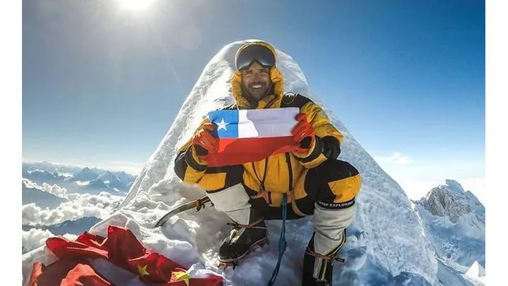 Juan Pablo Mohr en la cumbre de Manaslu en 2018 (8,156 msnm)