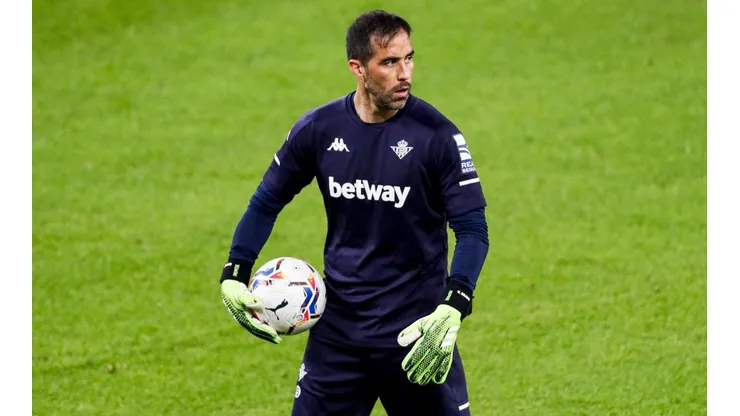El chileno deberá seguir esperando para regresar a la cancha con el Betis.