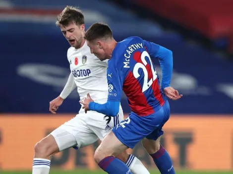 Leeds y Crystal Palace chocan en crucial duelo por Premier