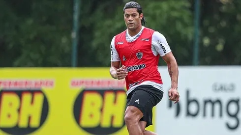 Hulk ya entrena para Sampaoli