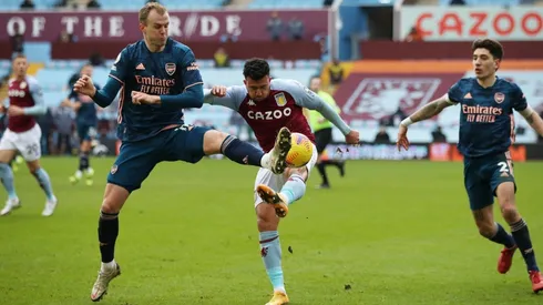 Aston Villa venció a Arsenal de local