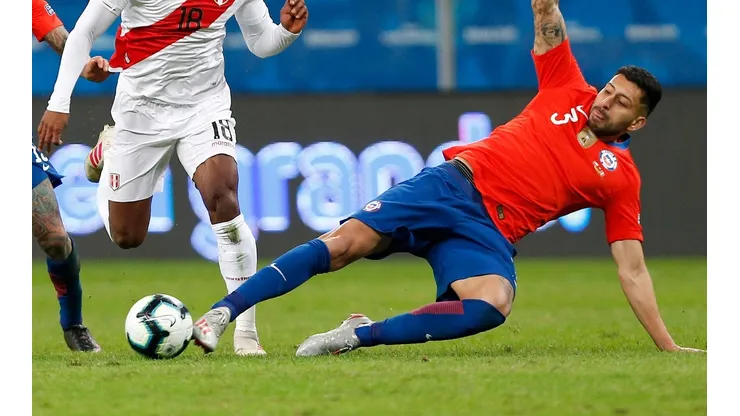 Guillermo Maripán se ganó la titularidad en la defensa de la selección chilena bajo el mando de Reinaldo Rueda