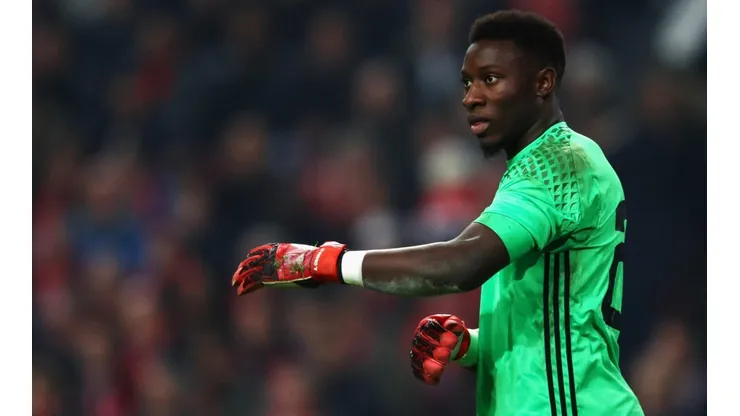 André Onana en el arco del Ajax