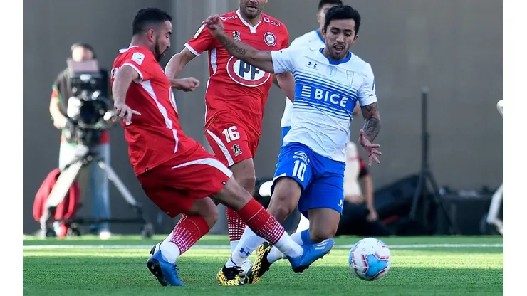 Universidad Católica y Unión La Calera se enfrentan en la penúltima fecha del Campeonato Nacional, este miércoles en el estadio San Carlos de Apoquindo