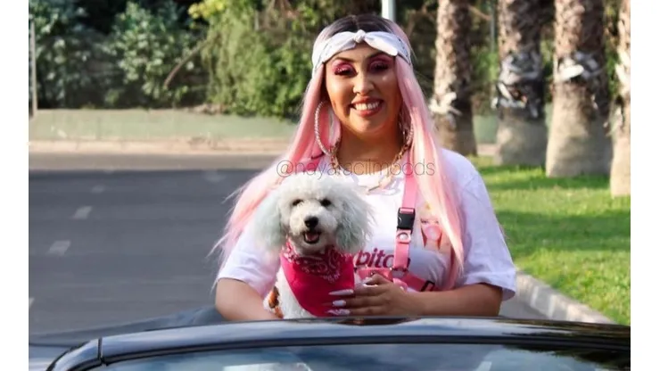 Naya Fácil recientemente estrenó su carrera musical.