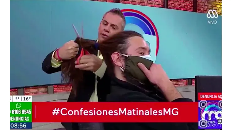 El momento en que José Miguel Viñuela le cortó el pelo al camarógrafo José Miranda, en medio de "Mucho Gusto".
