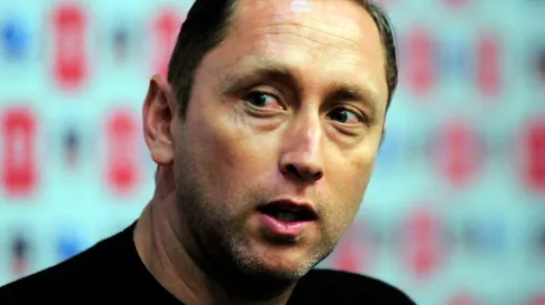 Luis Mena alzó la voz desde Colo Colo para hablar sobre los candidatos a dirigir la selección chilena