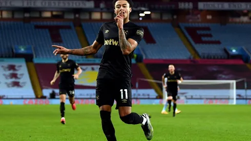 Lingar celebra su doblete frente al Aston Villa