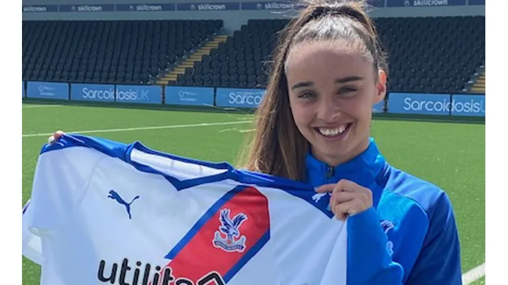 Leigh Nicol juega en el Crystal Palace
