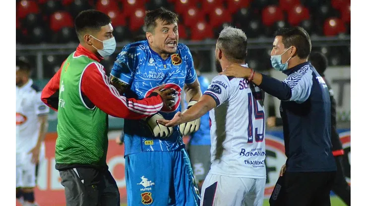Sepúlveda se agarró con Peric y recibió la Roja, pero el Tribunal decidió quitársela
