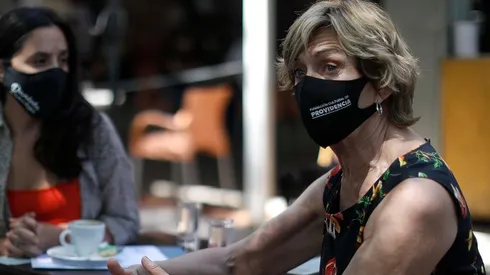 Matthei dispara contra Jadue por compra de Avifavir