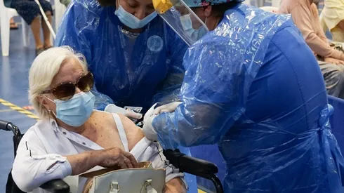 Hose inició la vacunación masiva en Chile