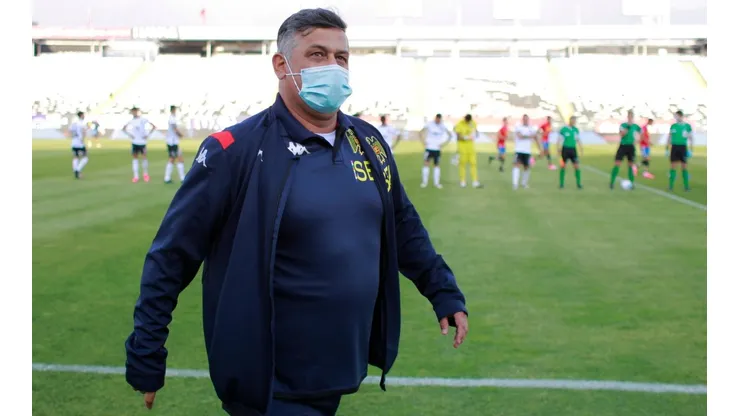 Según informó Marcelo Muñoz, Ronald Fuentes es opción en la Roja. Eso sí, la prioridad la sigue teniendo Matías Almeyda y Hernán Crespo es el plan B.