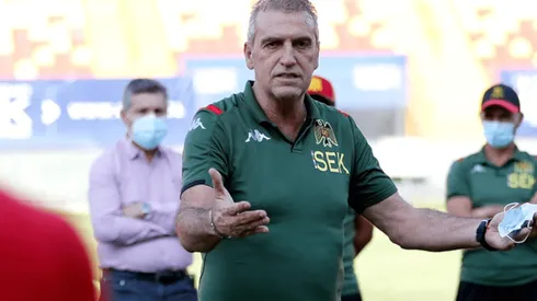 Jorge Pellicer en su primera práctica en Unión Española.