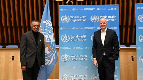 Gianni Infantino junto a Tedros Adhanom Ghebreyesus
